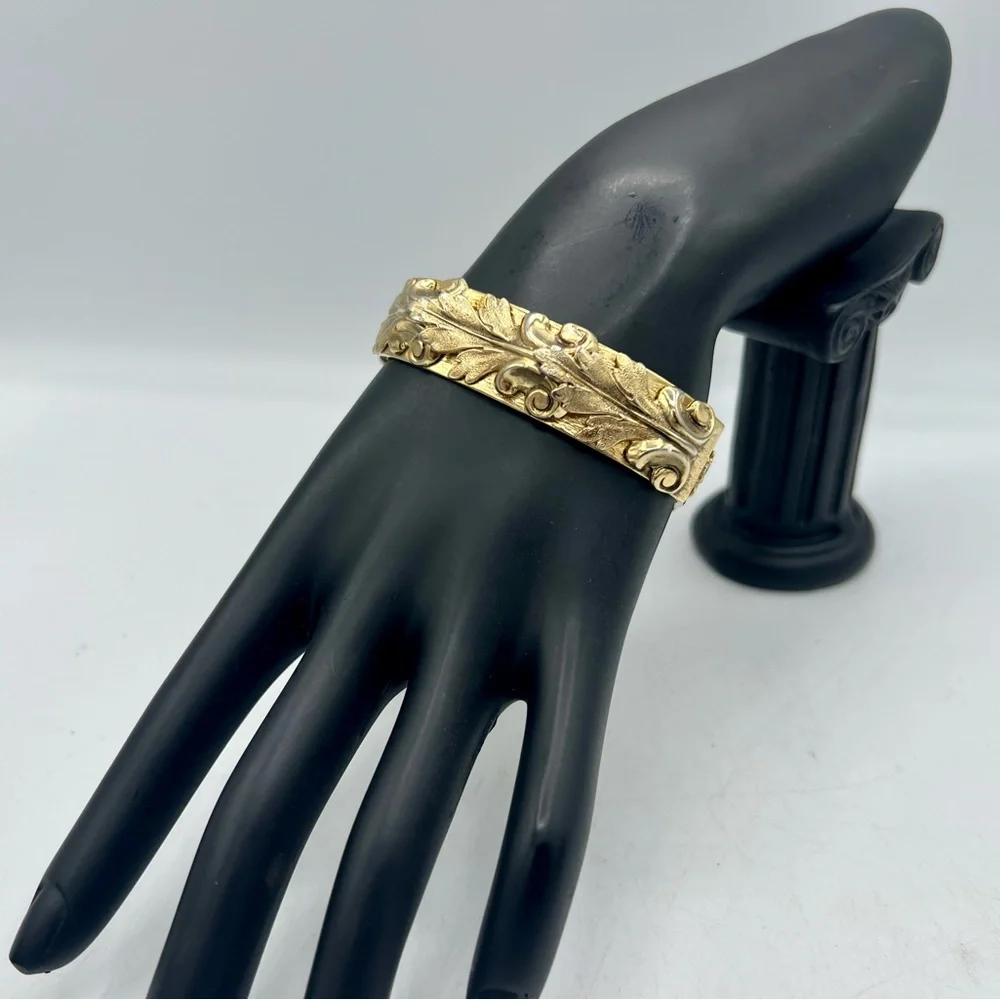 Chunky vintage baroque sculptured gold tone bracelet signed